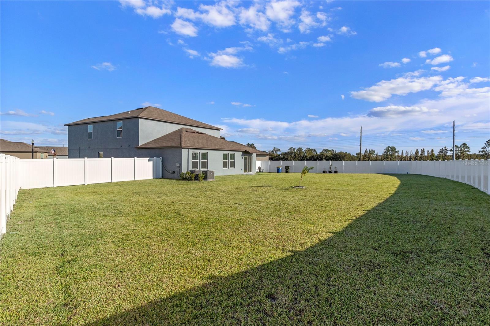 3519 LOUNGING WREN LN