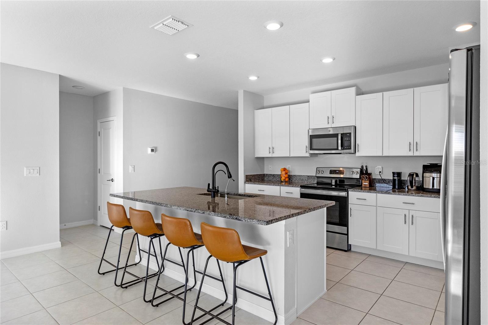 3519 LOUNGING WREN LN