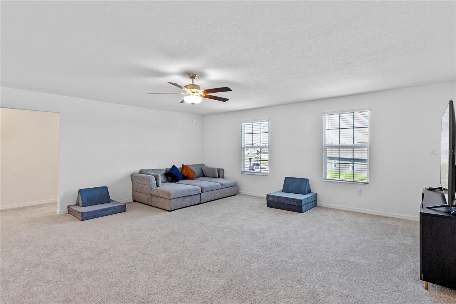 3519 LOUNGING WREN LN