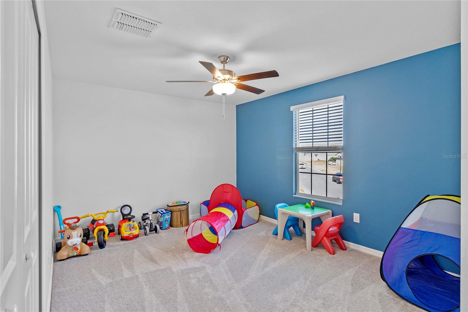 3519 LOUNGING WREN LN