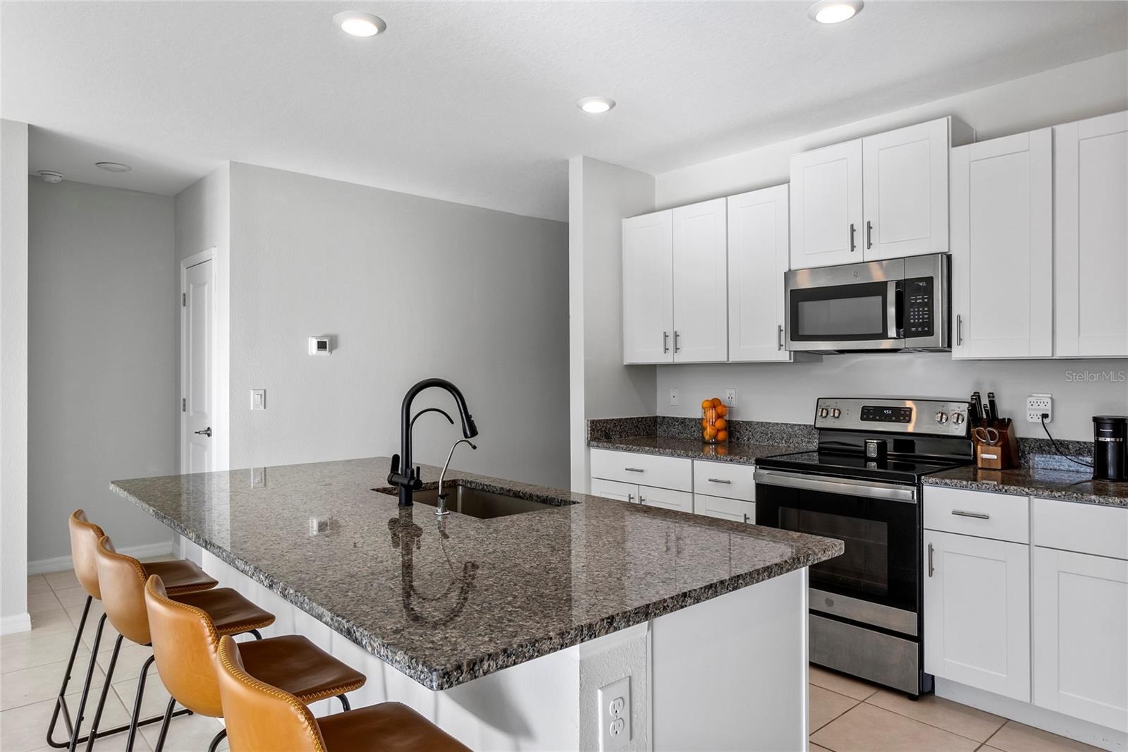 3519 LOUNGING WREN LN