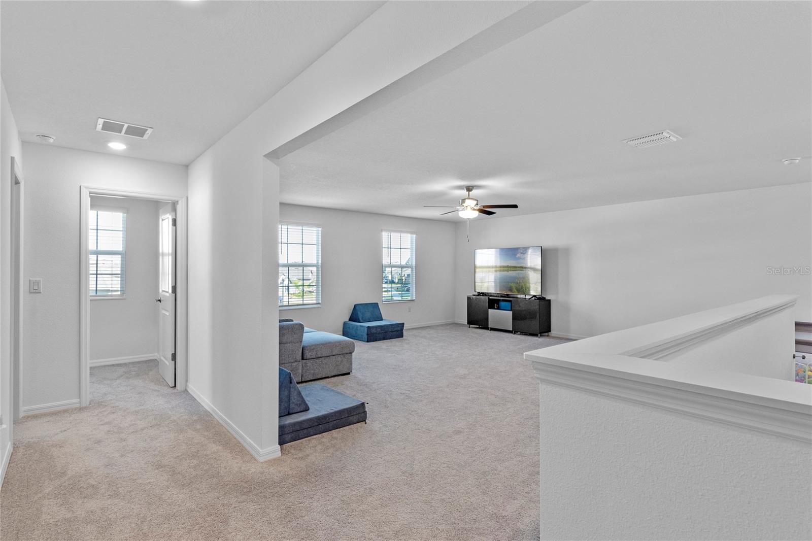 3519 LOUNGING WREN LN