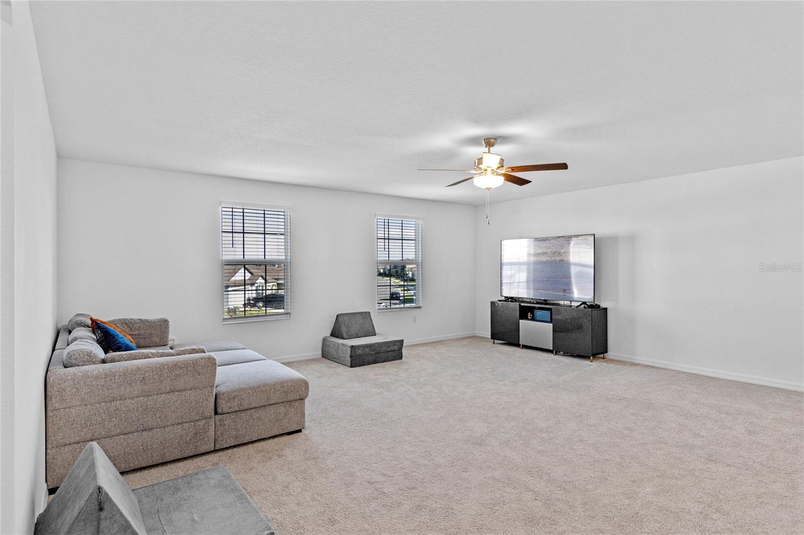 3519 LOUNGING WREN LN