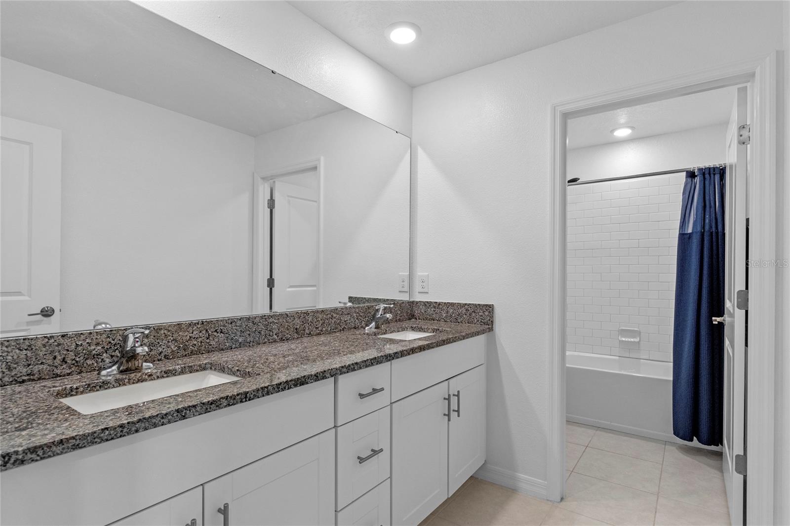 3519 LOUNGING WREN LN