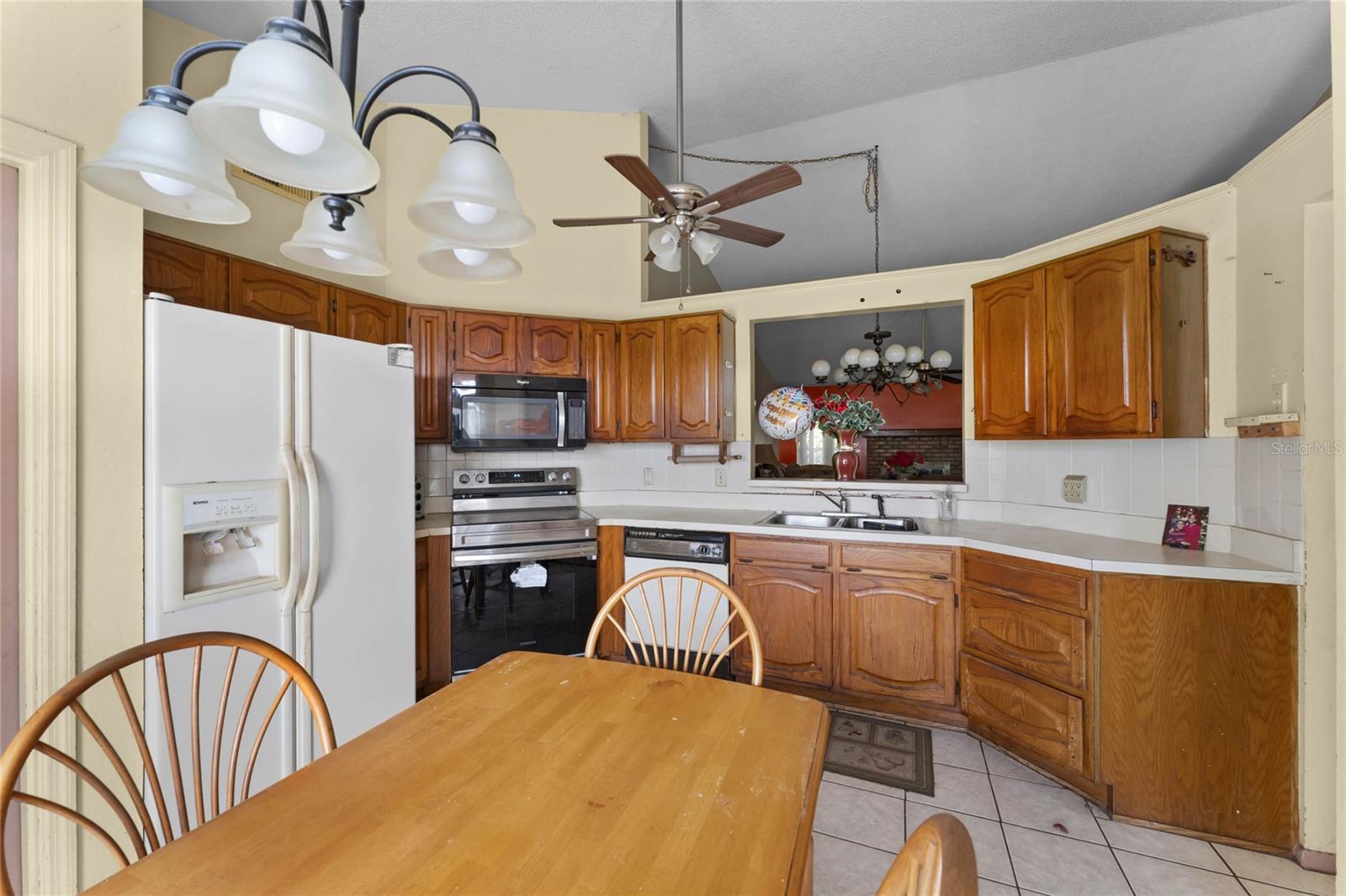 7025 HIAWASSEE OAK DR