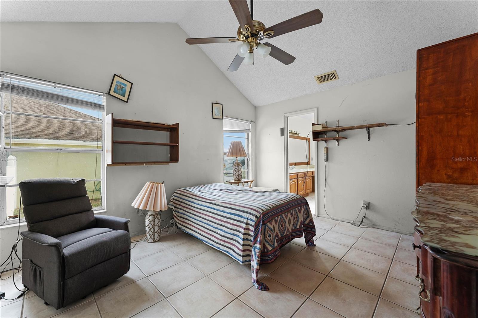 7025 HIAWASSEE OAK DR