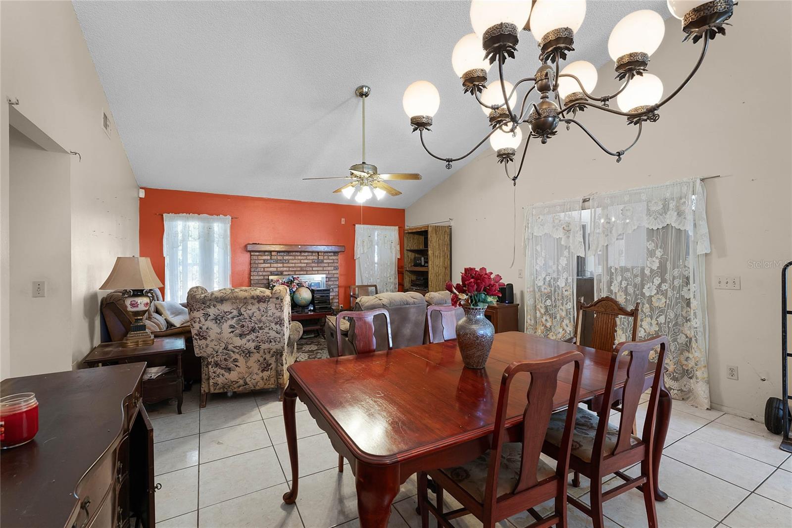 7025 HIAWASSEE OAK DR