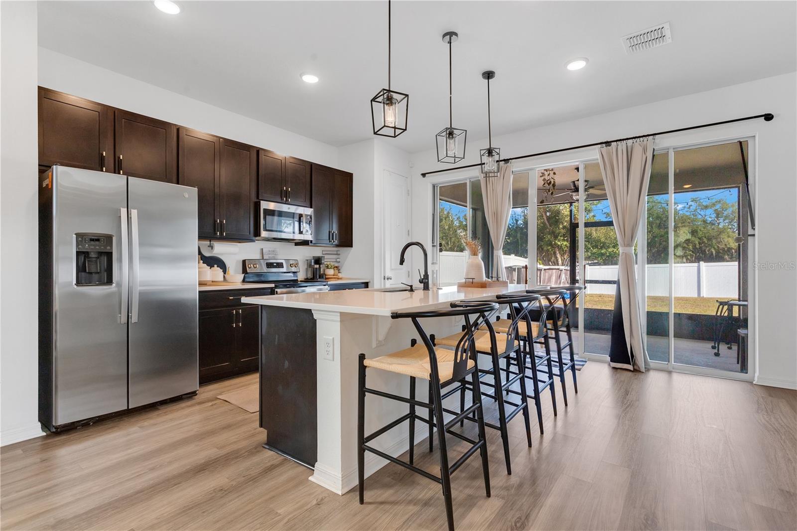 682 HERITAGE SQUARE DR