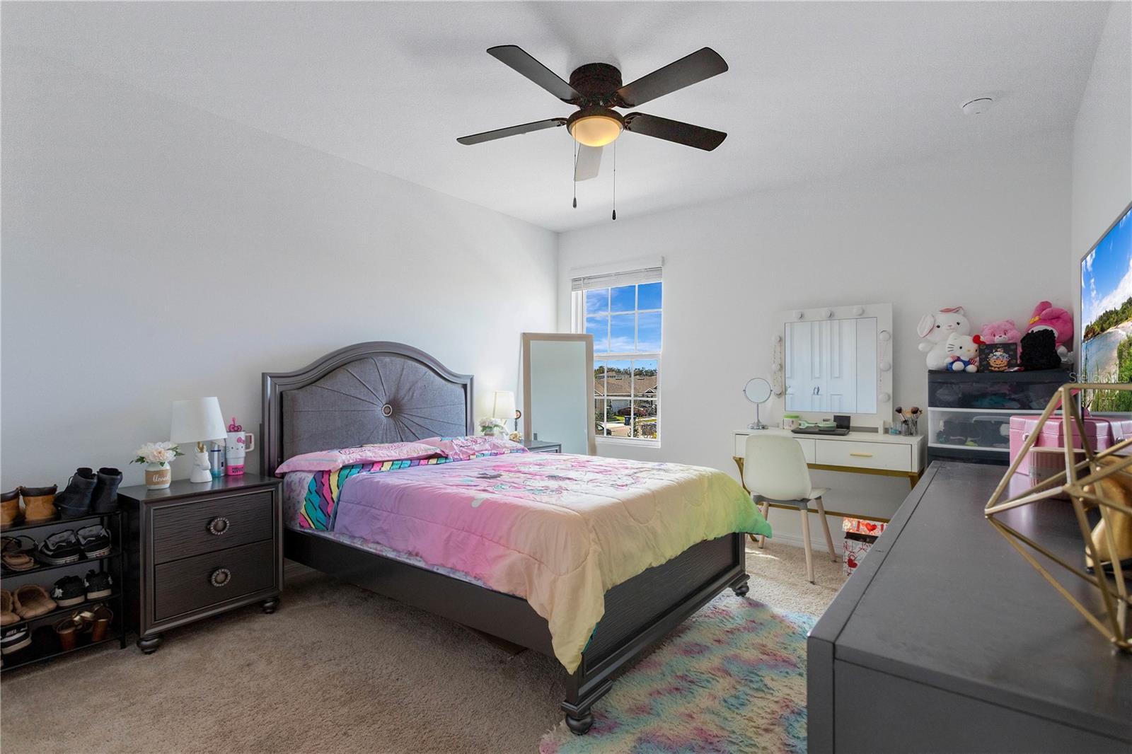 682 HERITAGE SQUARE DR