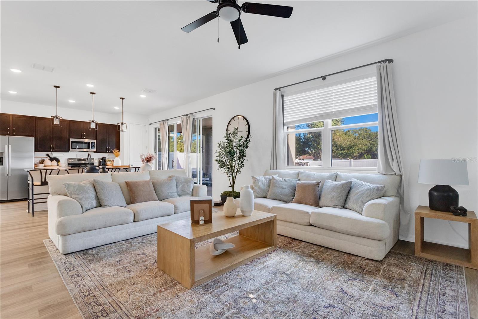 682 HERITAGE SQUARE DR