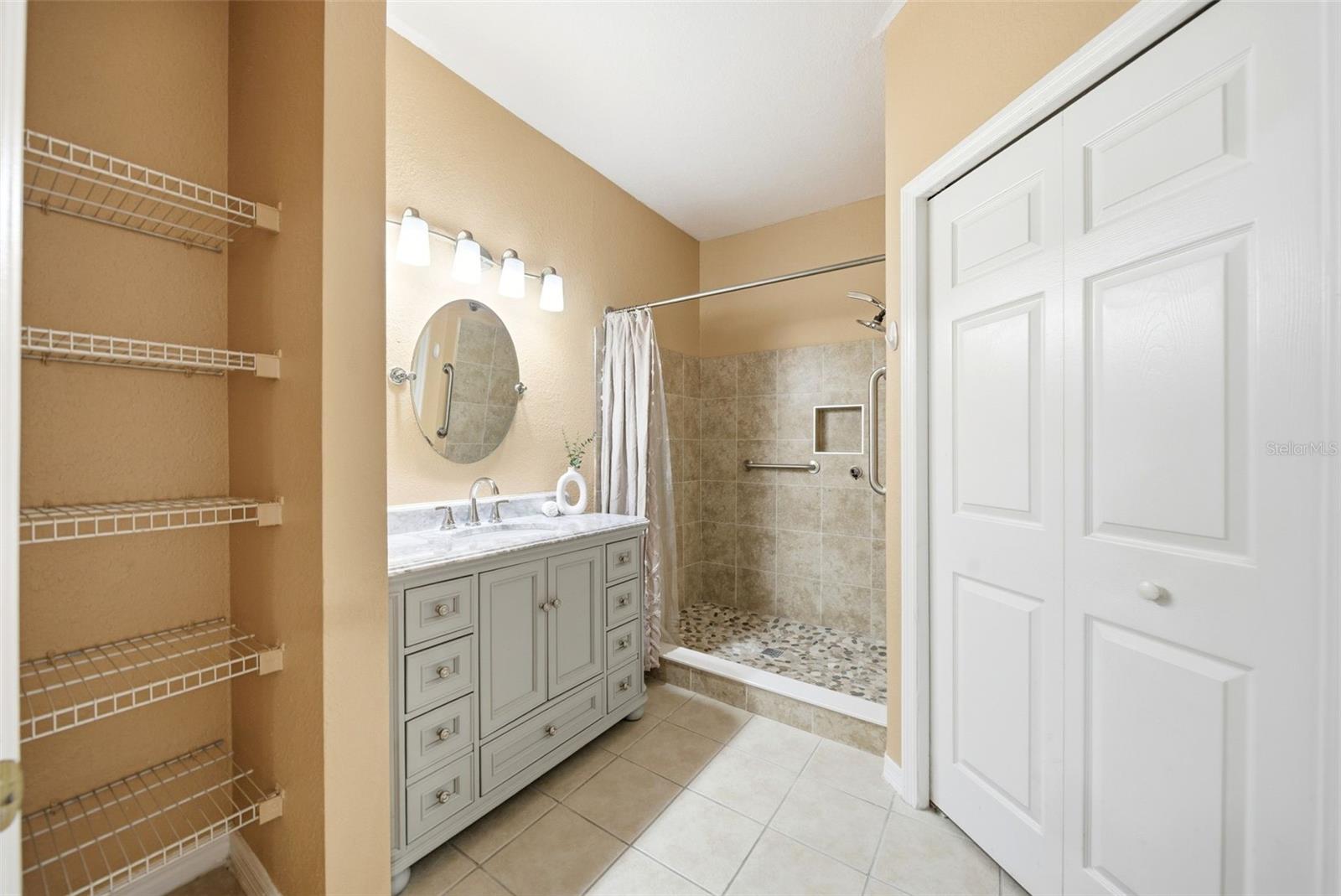 6663 QUEENS BOROUGH AVE #108