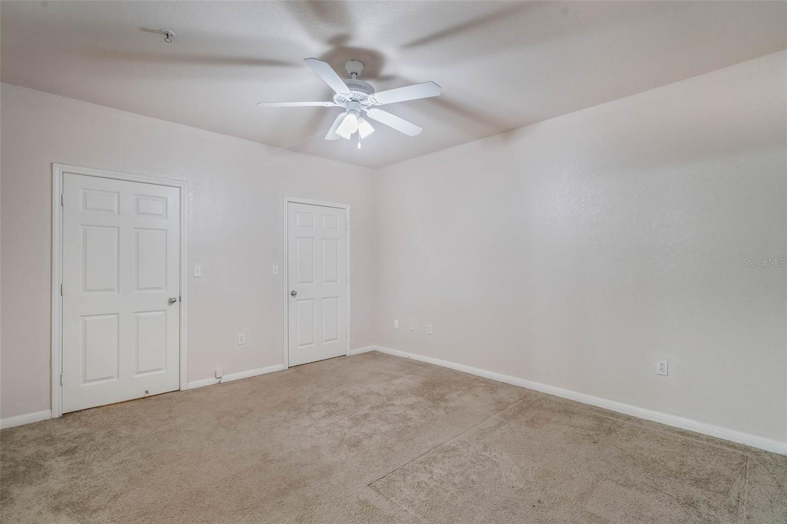 911 N ORANGE AVE #352