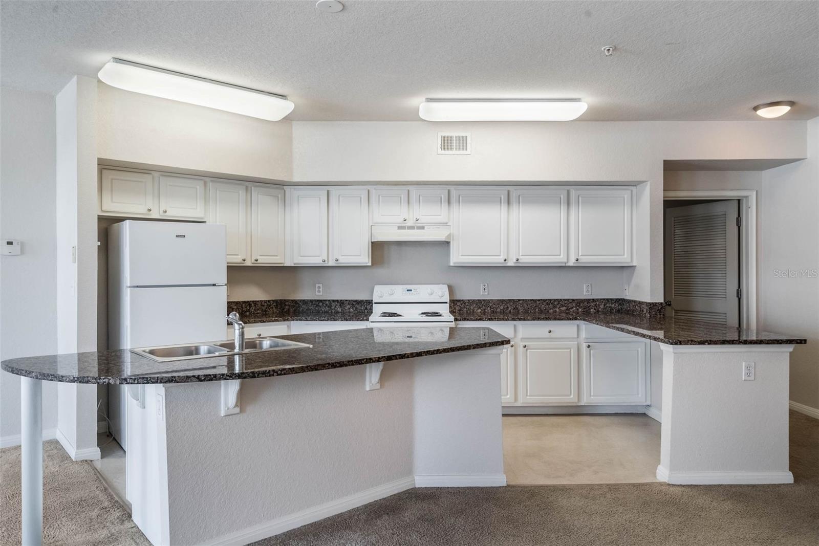 911 N ORANGE AVE #352