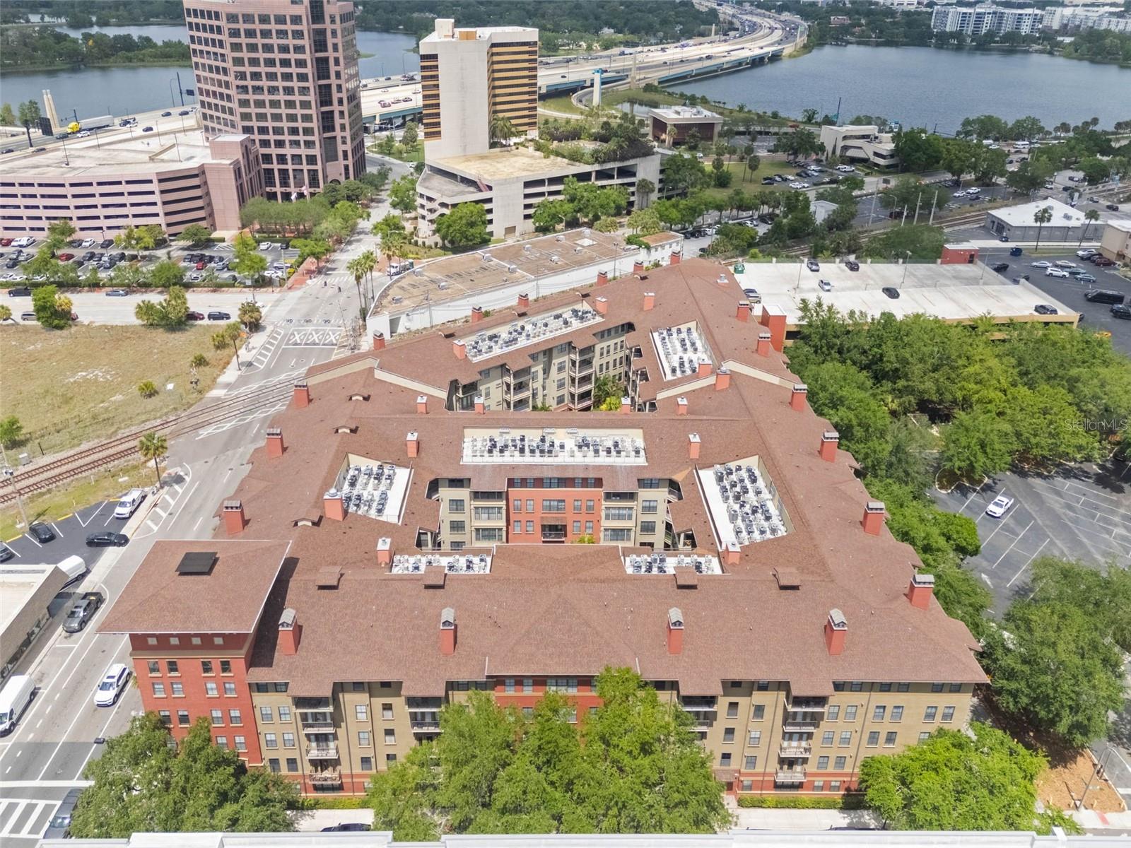 911 N ORANGE AVE #352