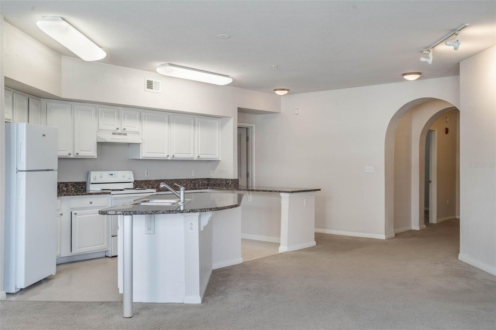 911 N ORANGE AVE #352