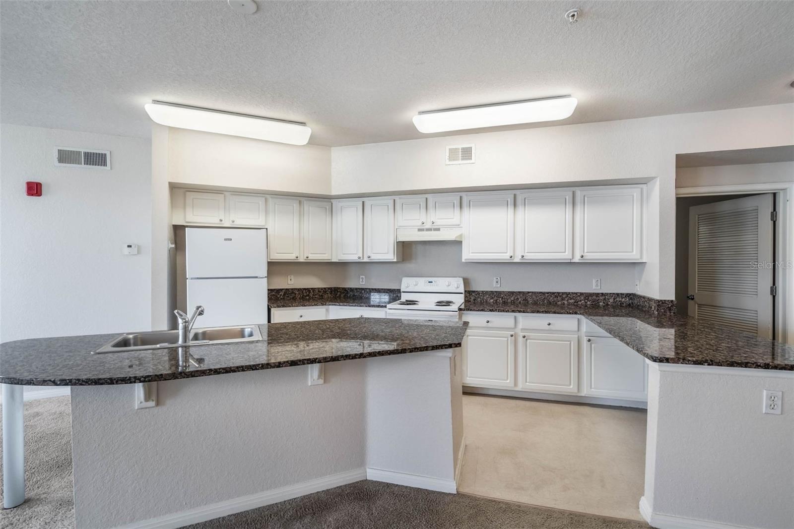 911 N ORANGE AVE #352