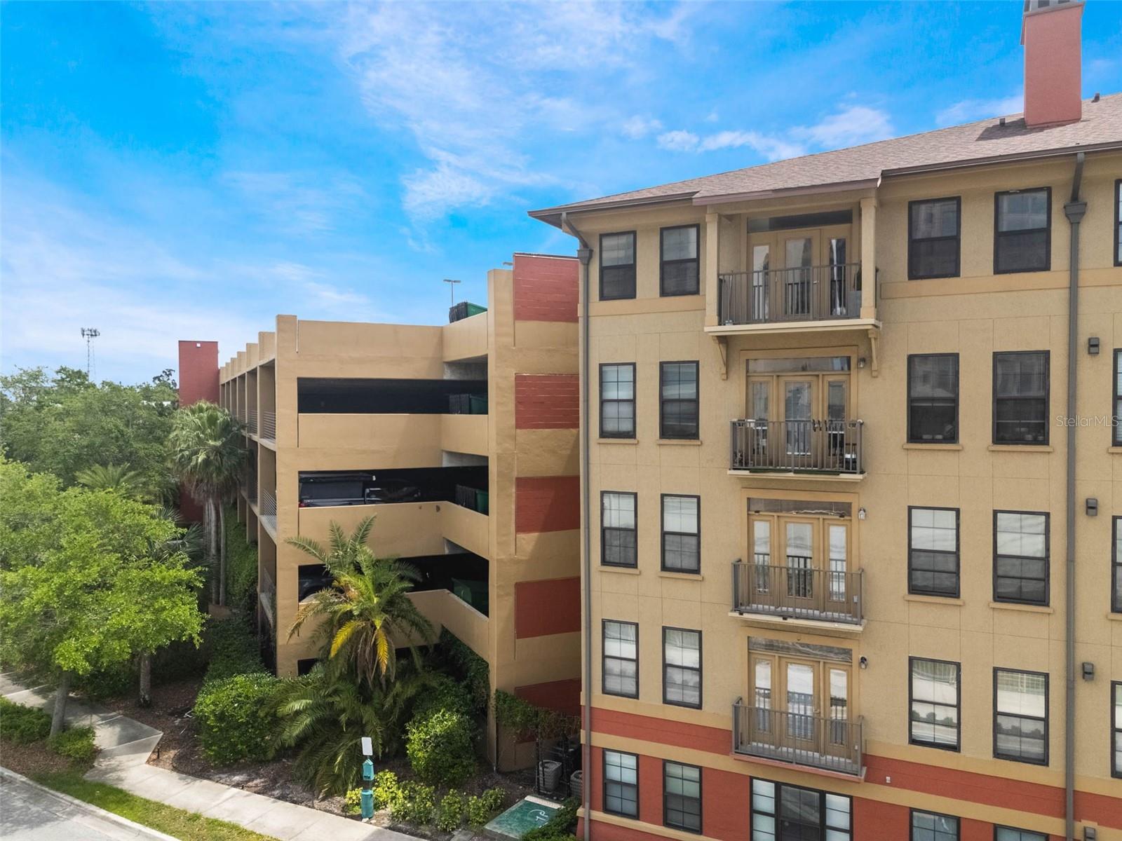 911 N ORANGE AVE #352