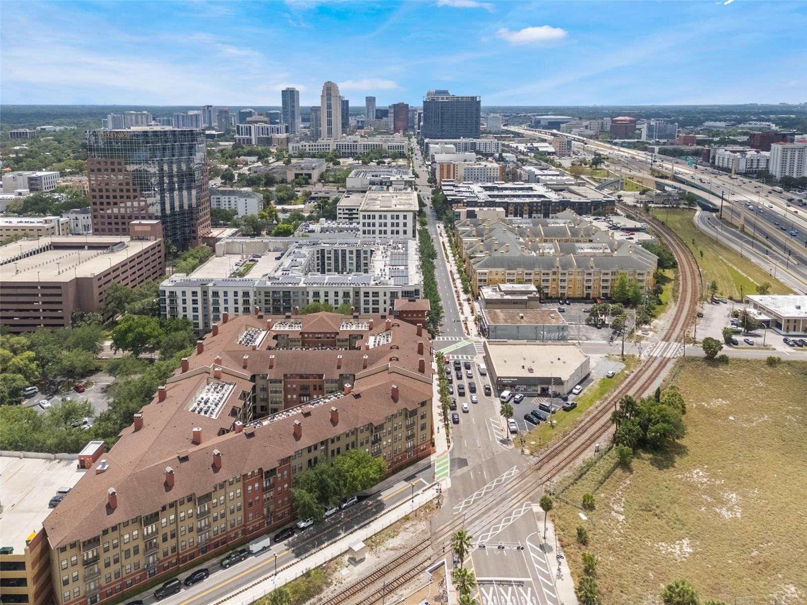 911 N ORANGE AVE #352