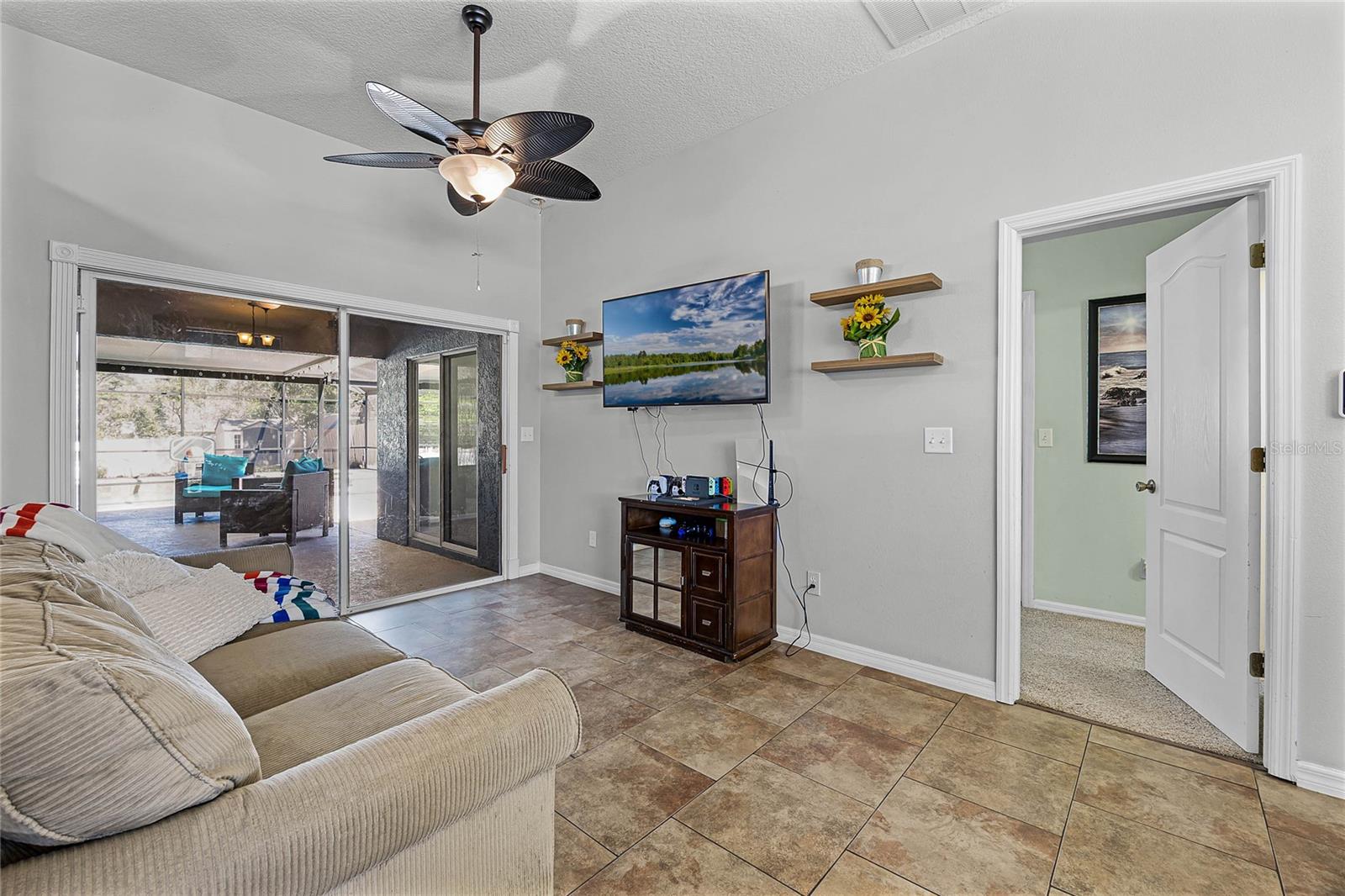 525 GENTLE BREEZE DR