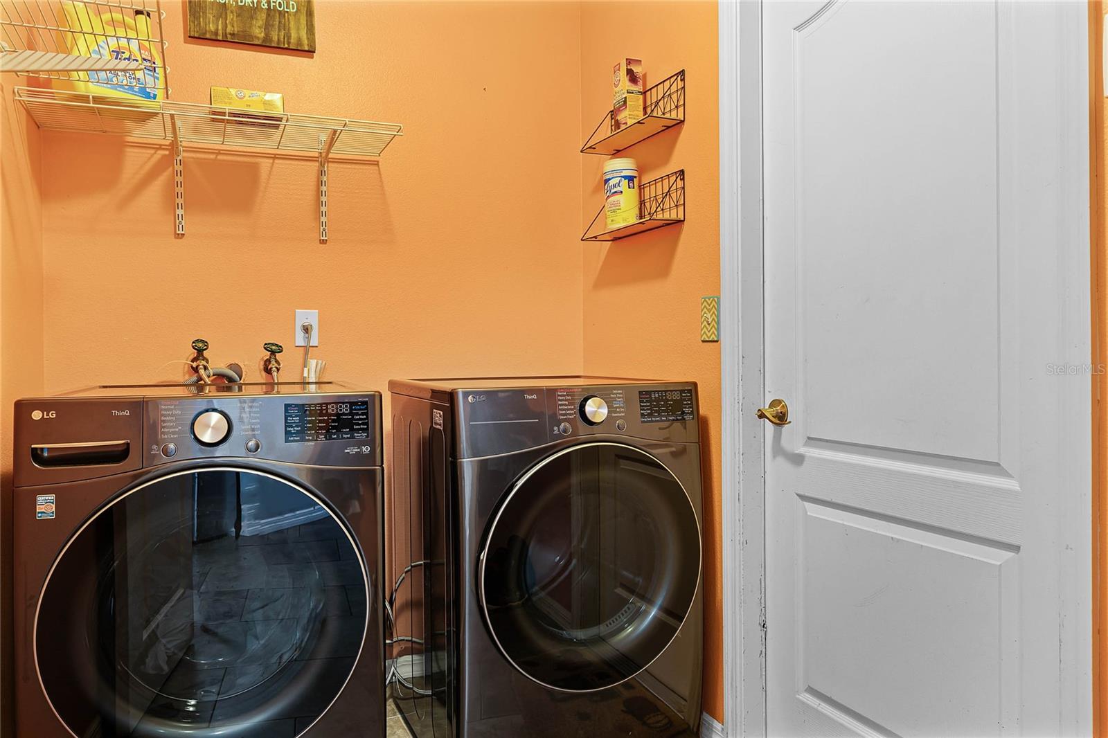 525 GENTLE BREEZE DR