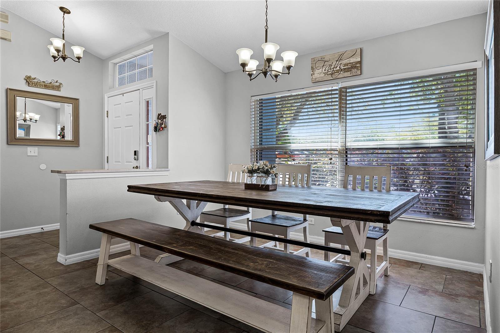 525 GENTLE BREEZE DR