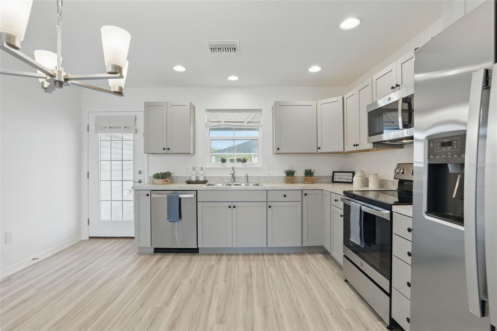 2645 DIRKSEN CT