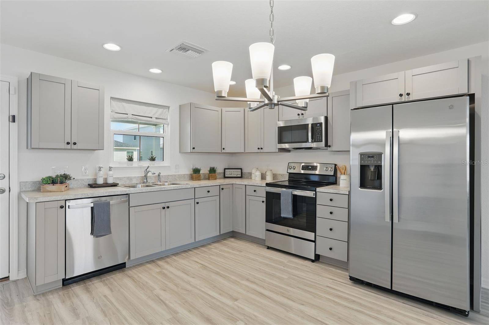 2645 DIRKSEN CT
