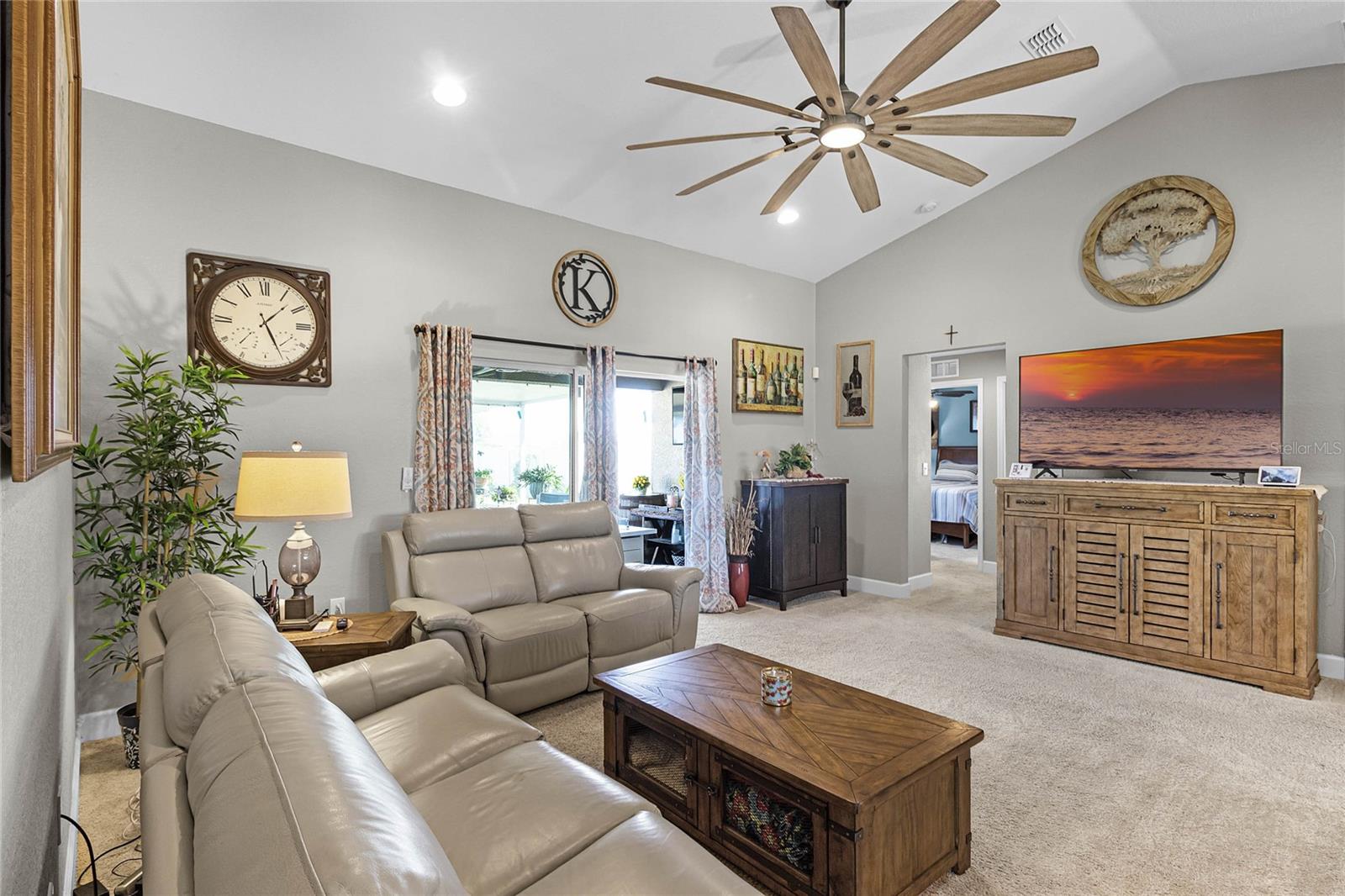 427 LANHAM DR