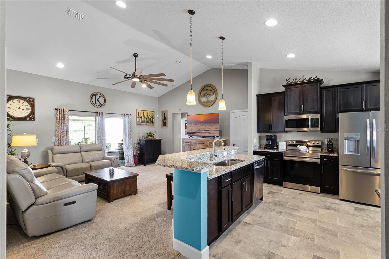 427 LANHAM DR