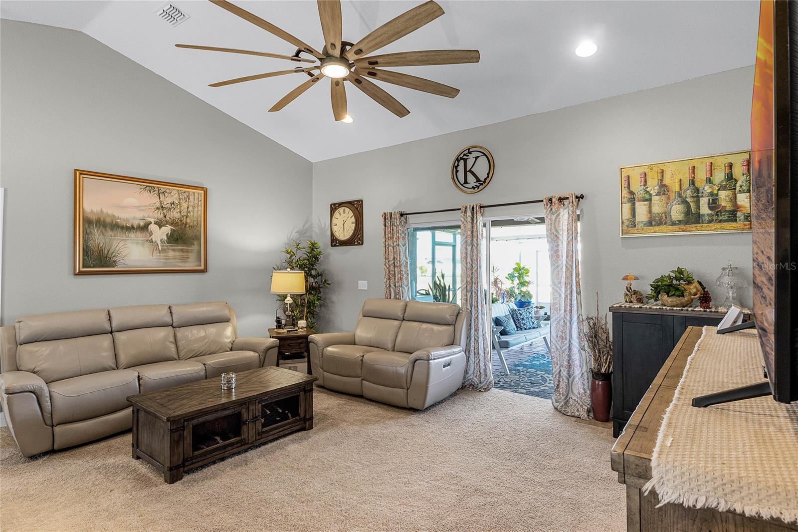 427 LANHAM DR