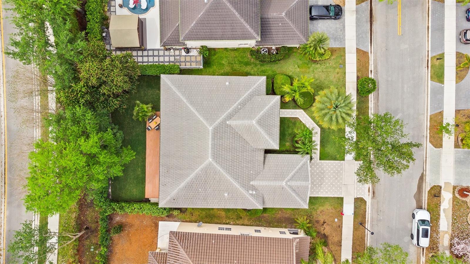 821 CRESTVIEW CIR
