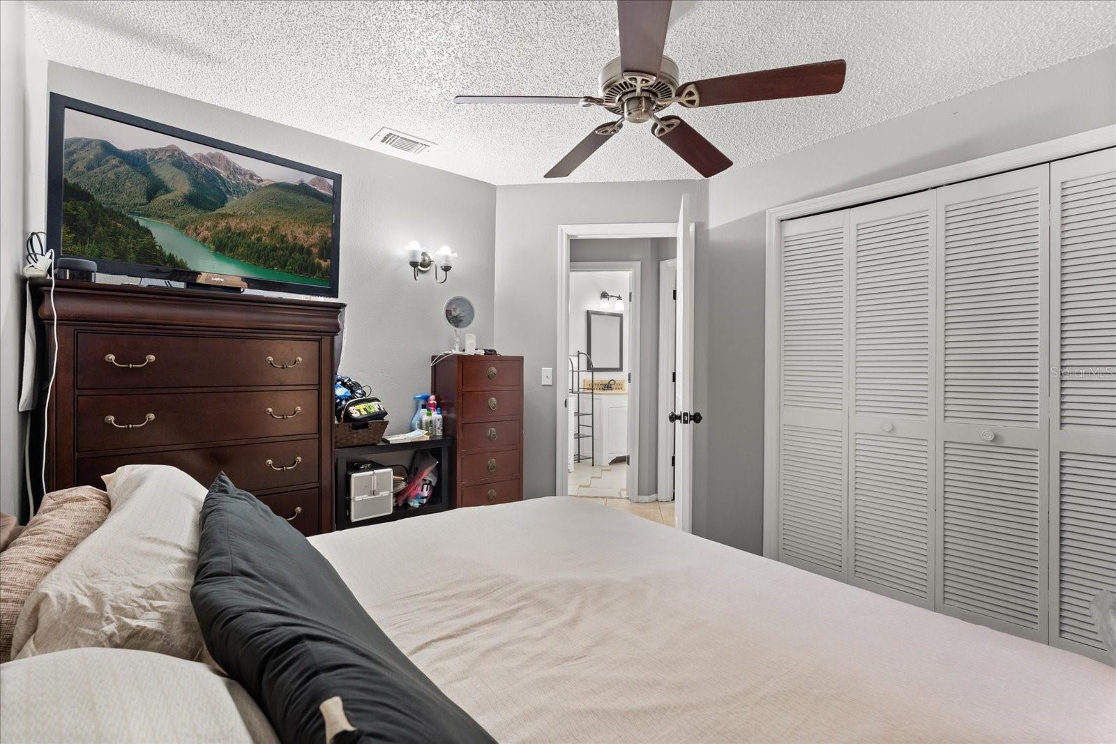 7151 HIAWASSEE OAK DR