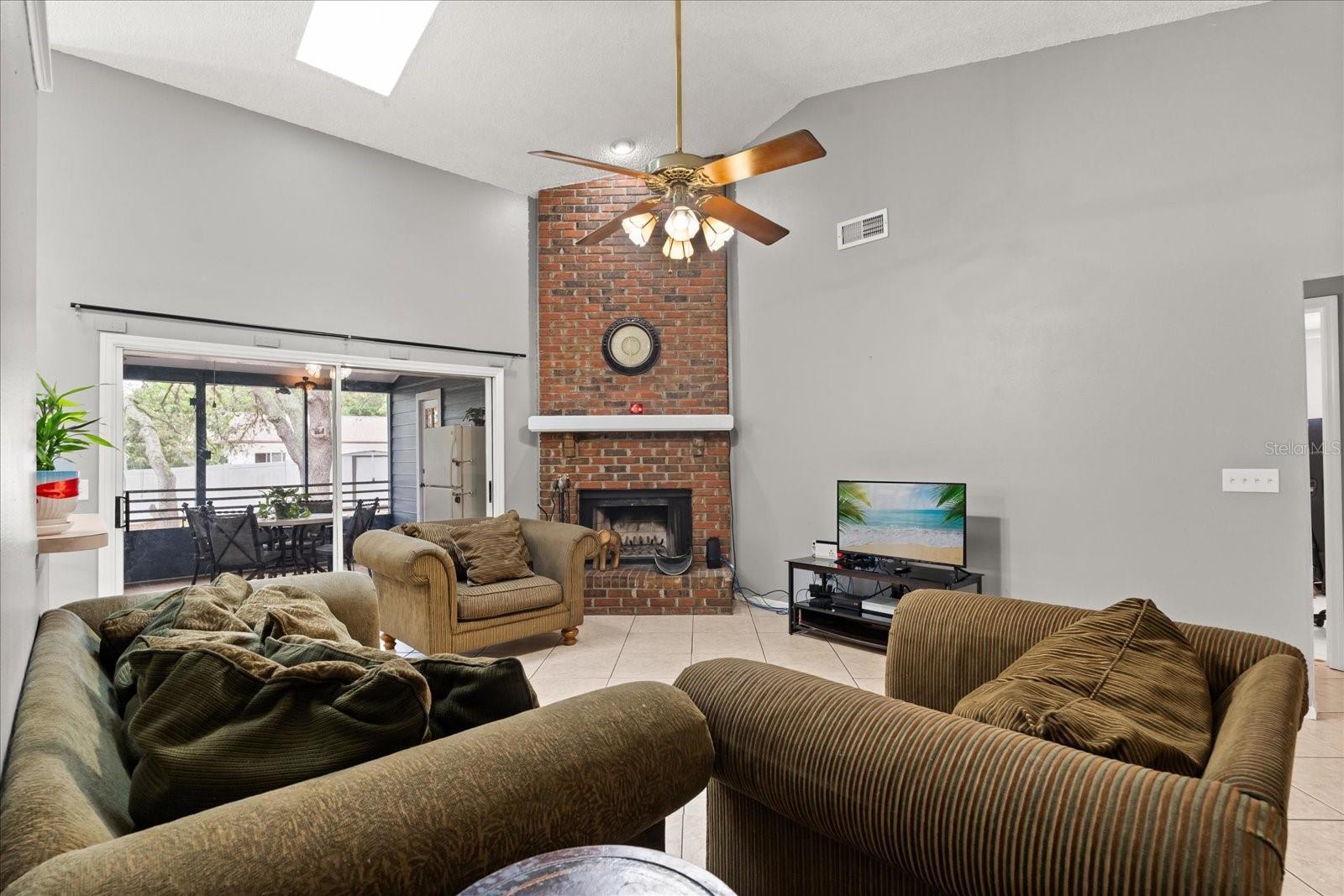 7151 HIAWASSEE OAK DR