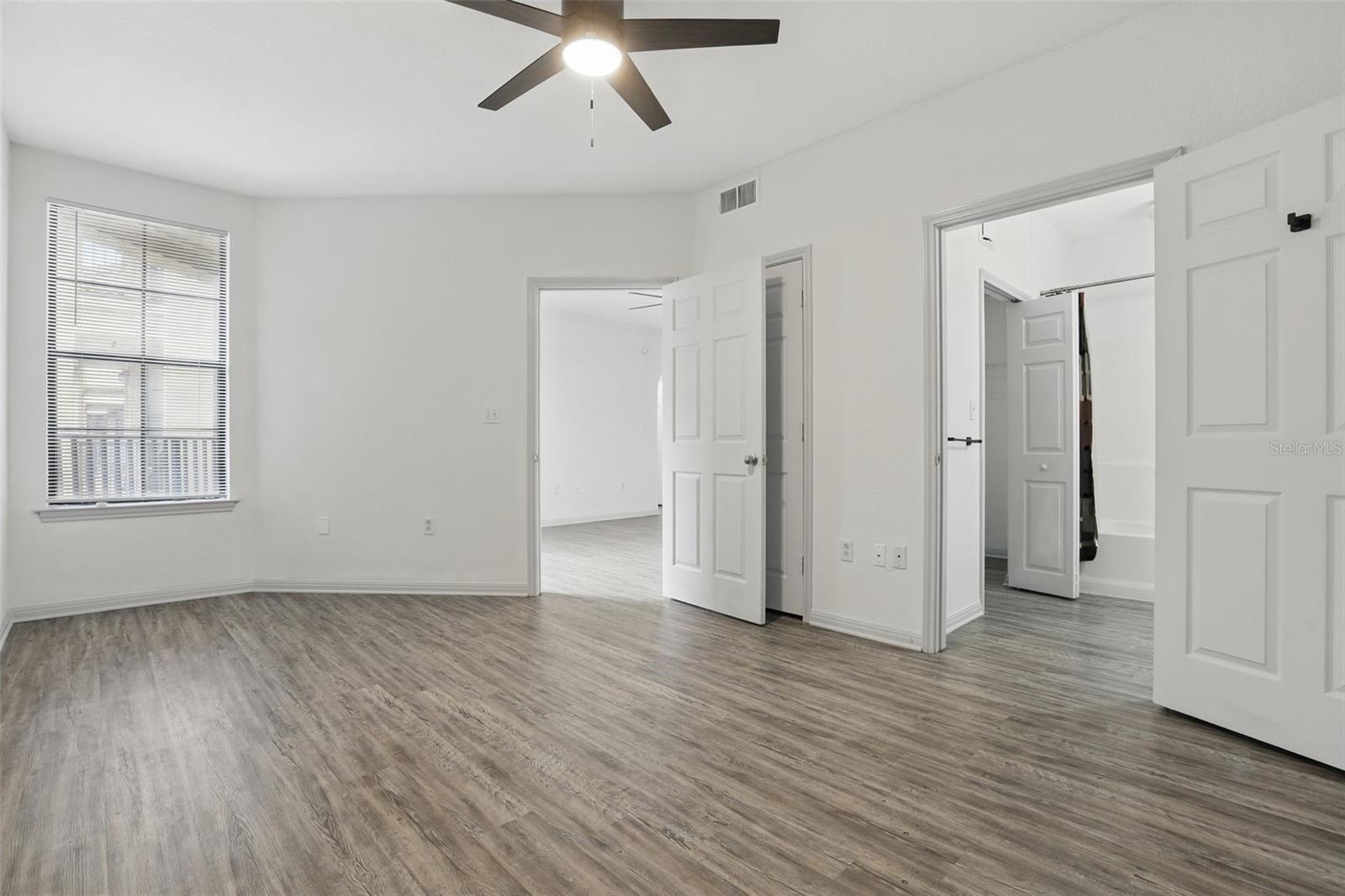 911 N ORANGE AVE #409