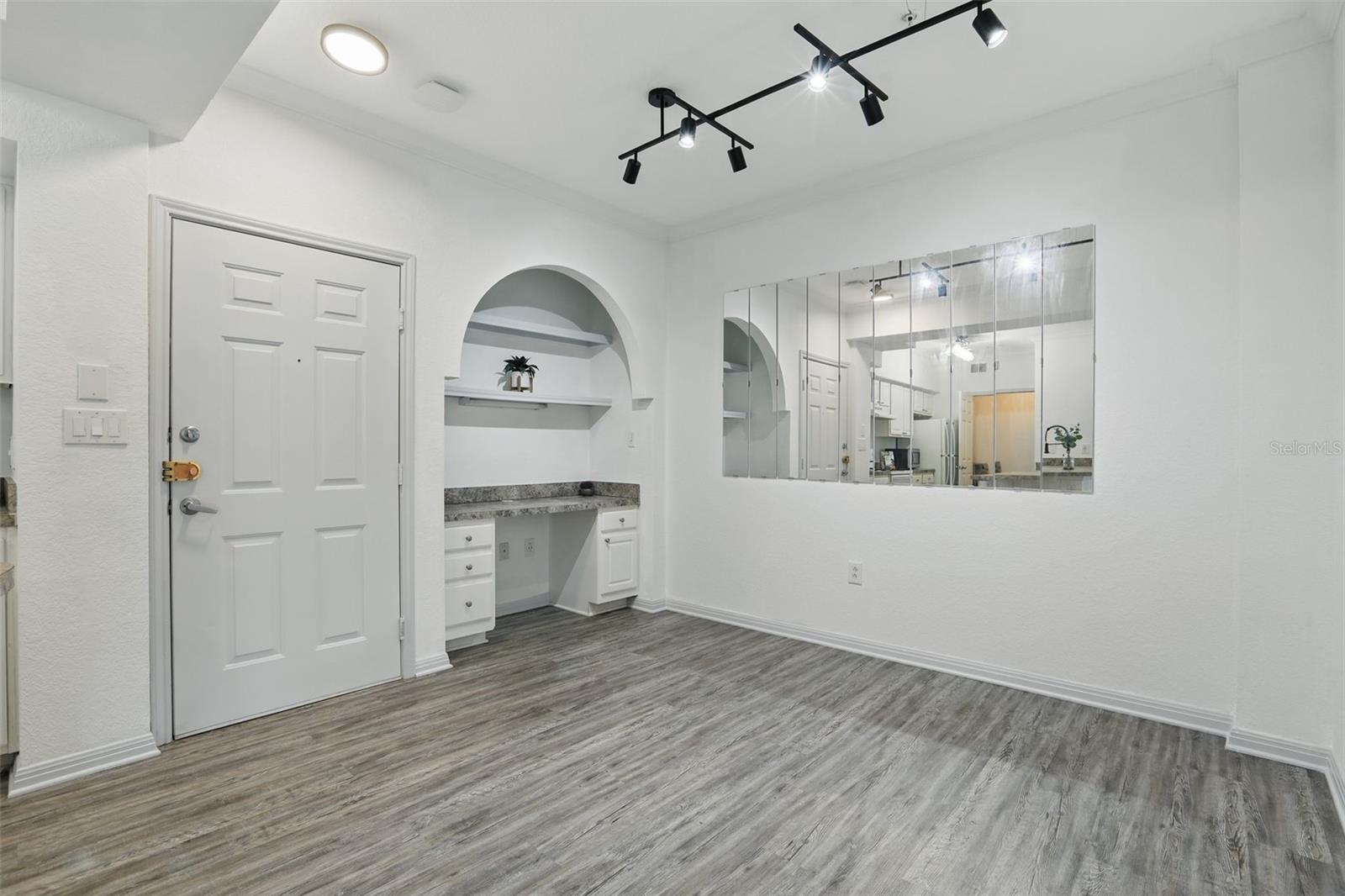 911 N ORANGE AVE #409