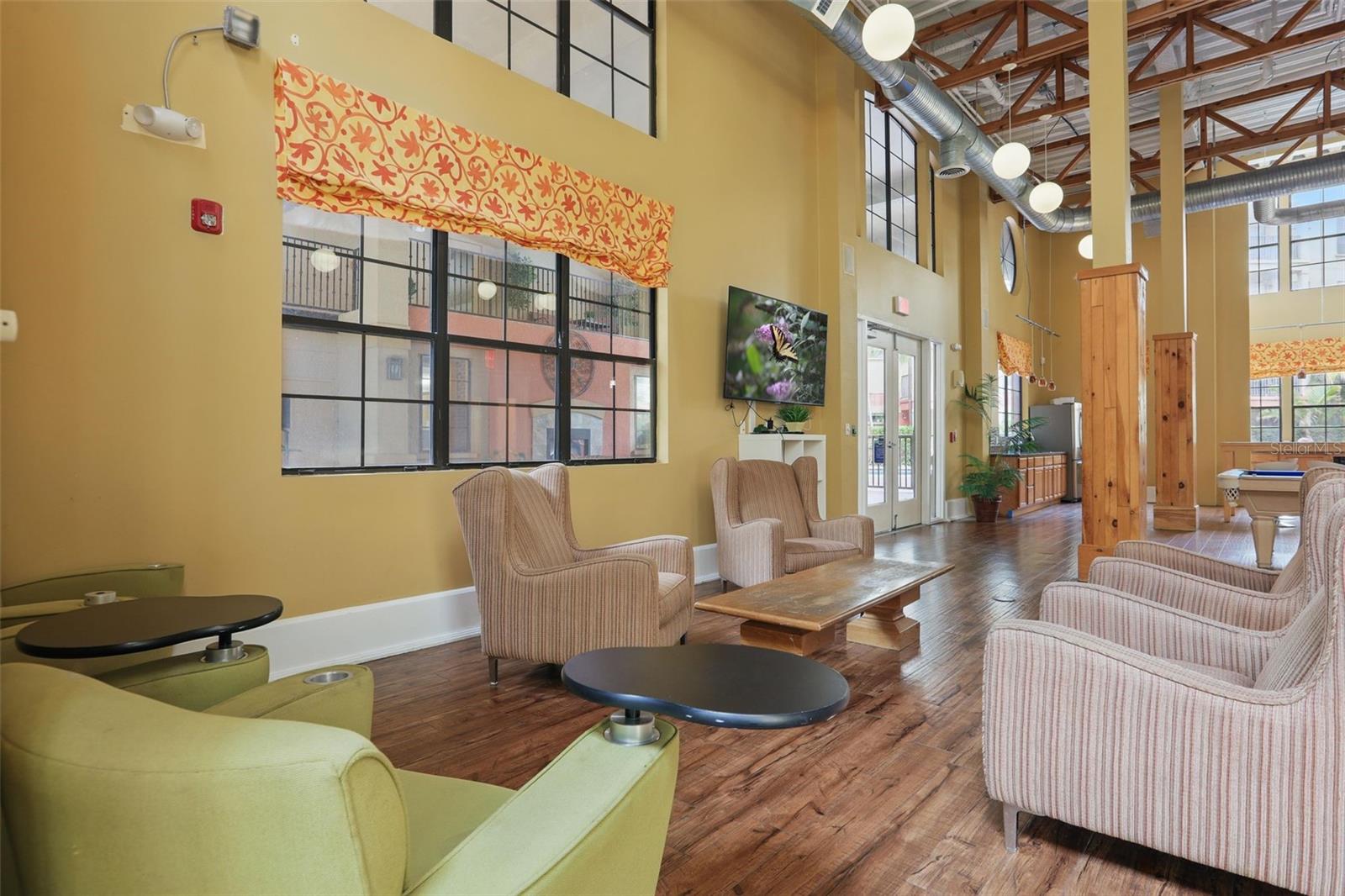 911 N ORANGE AVE #409