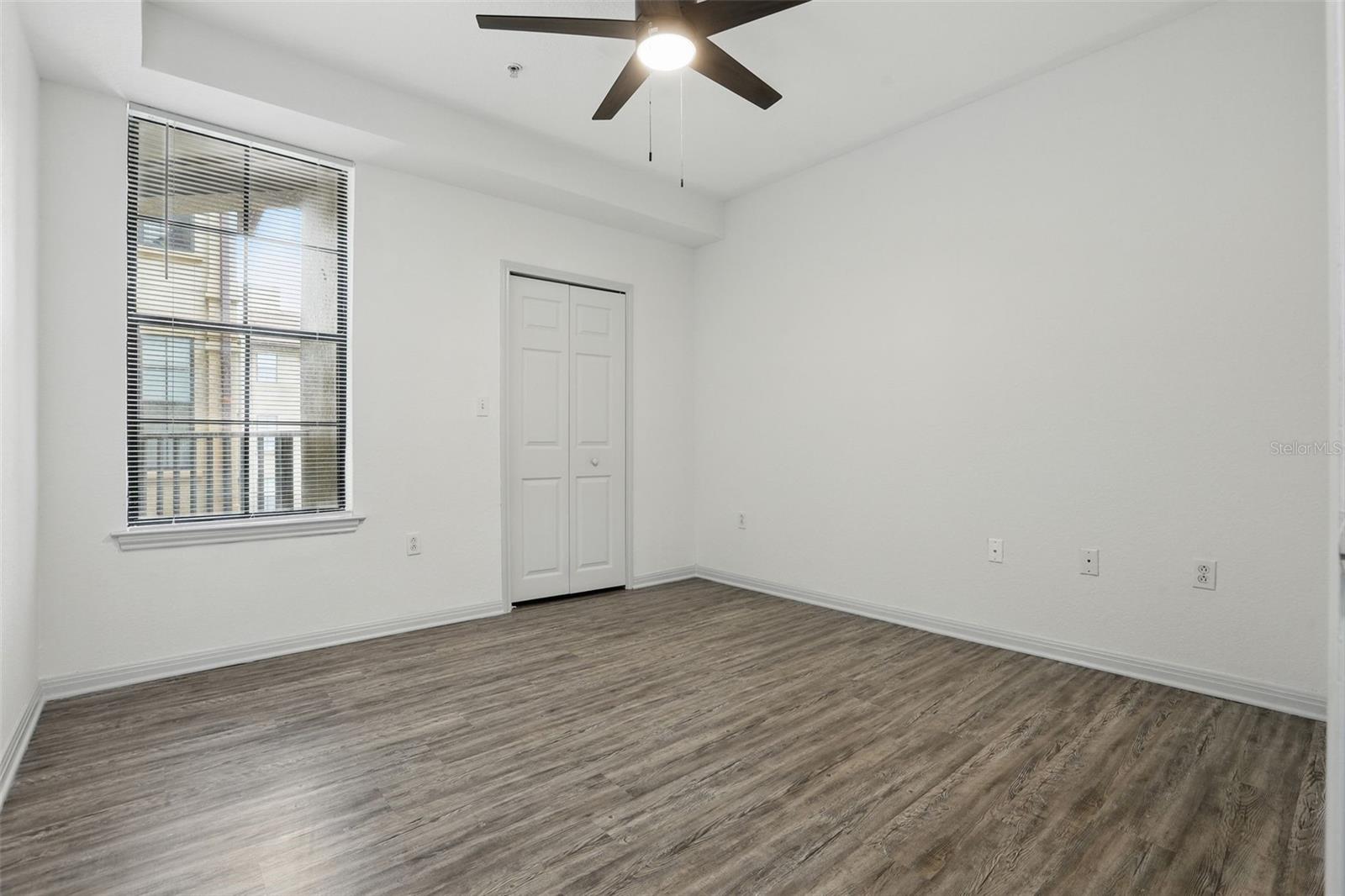 911 N ORANGE AVE #409