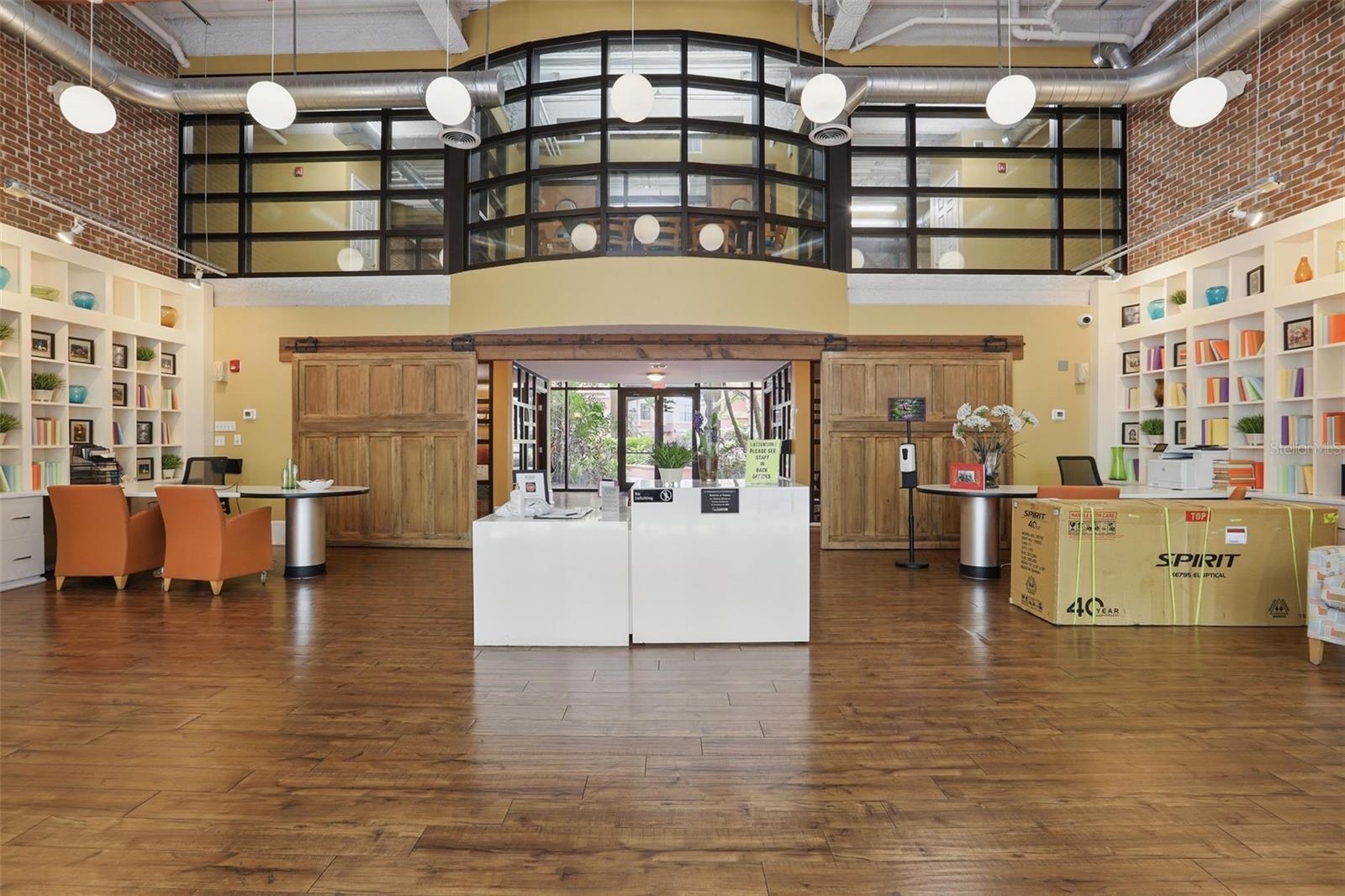 911 N ORANGE AVE #409