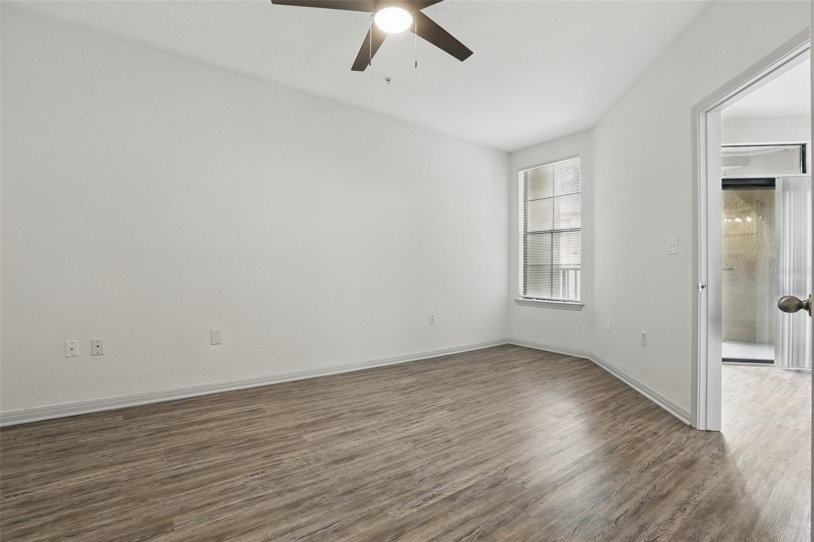 911 N ORANGE AVE #409