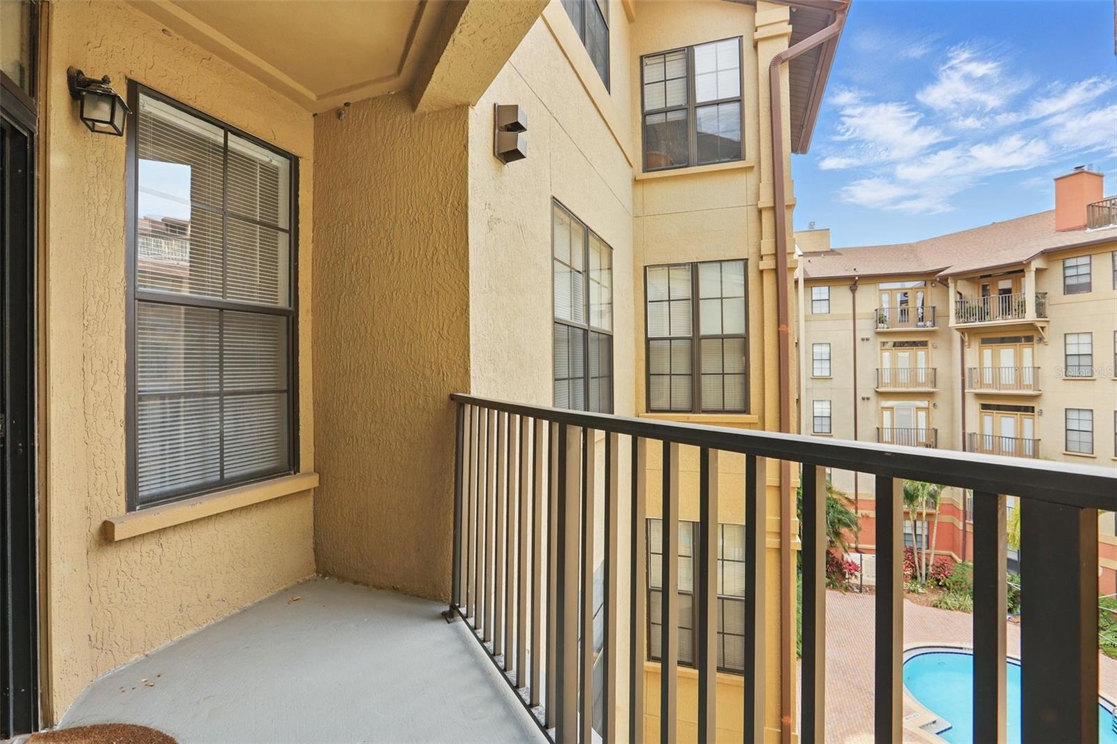 911 N ORANGE AVE #409