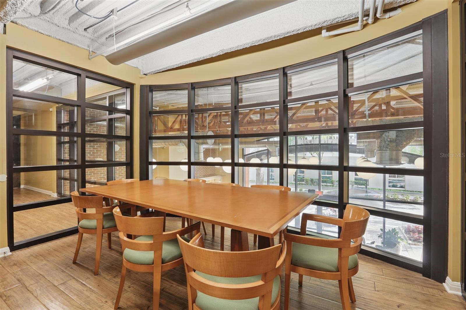 911 N ORANGE AVE #409