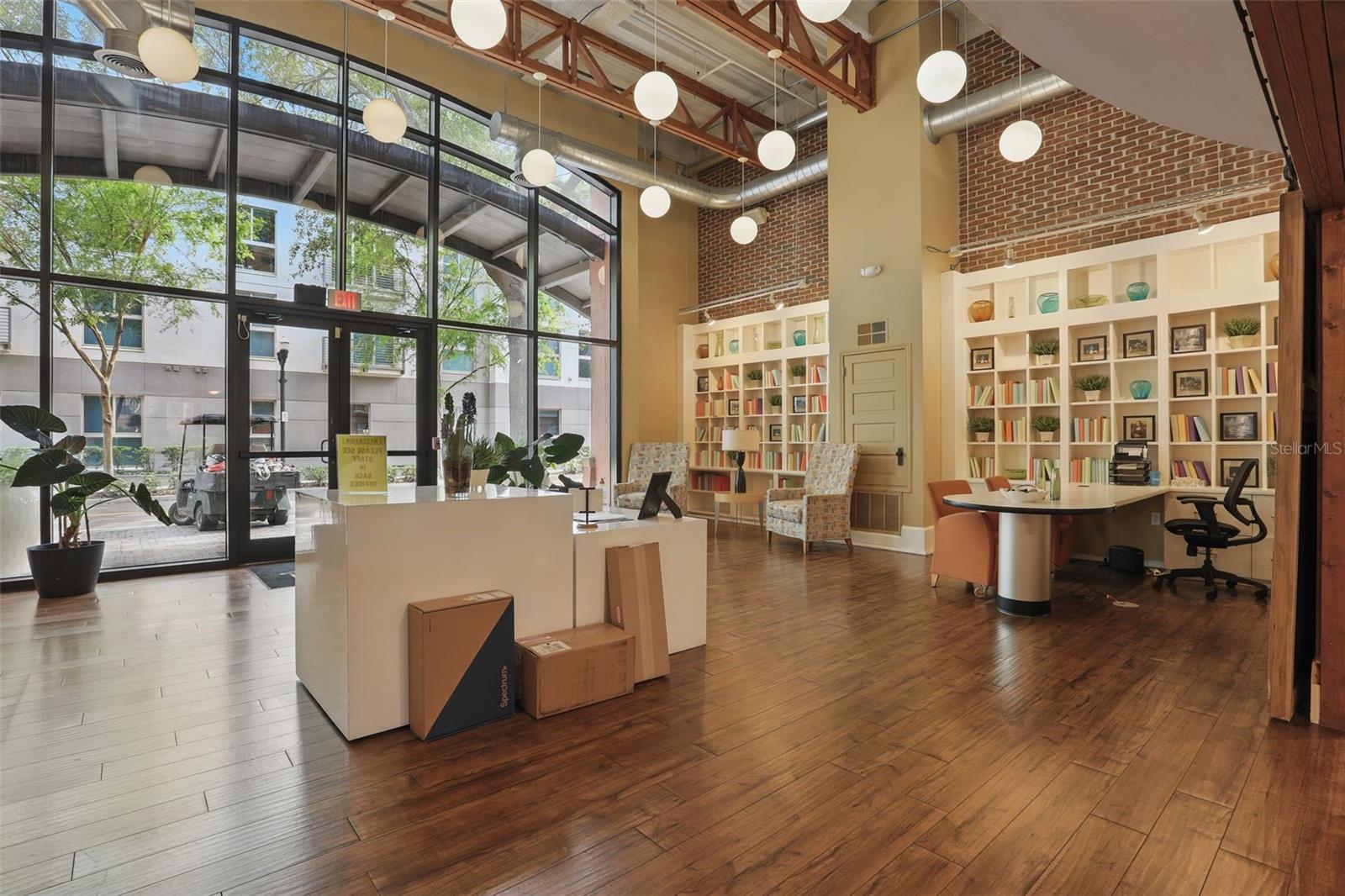 911 N ORANGE AVE #409