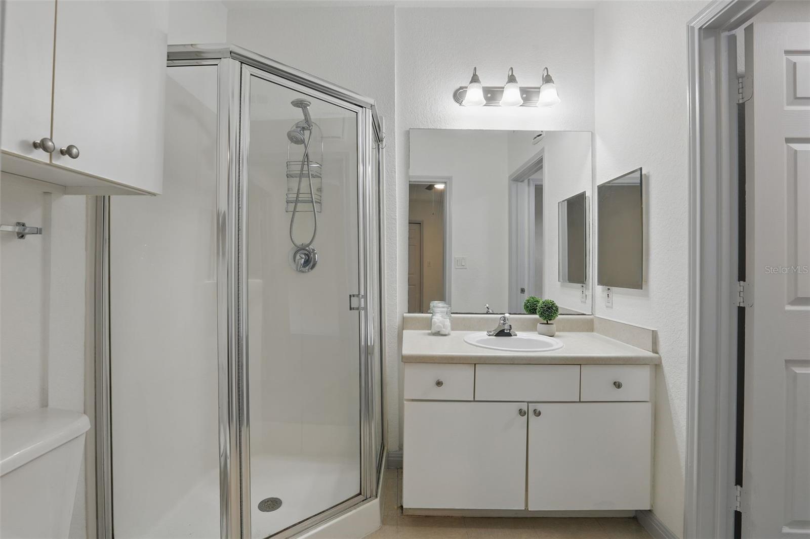 911 N ORANGE AVE #409