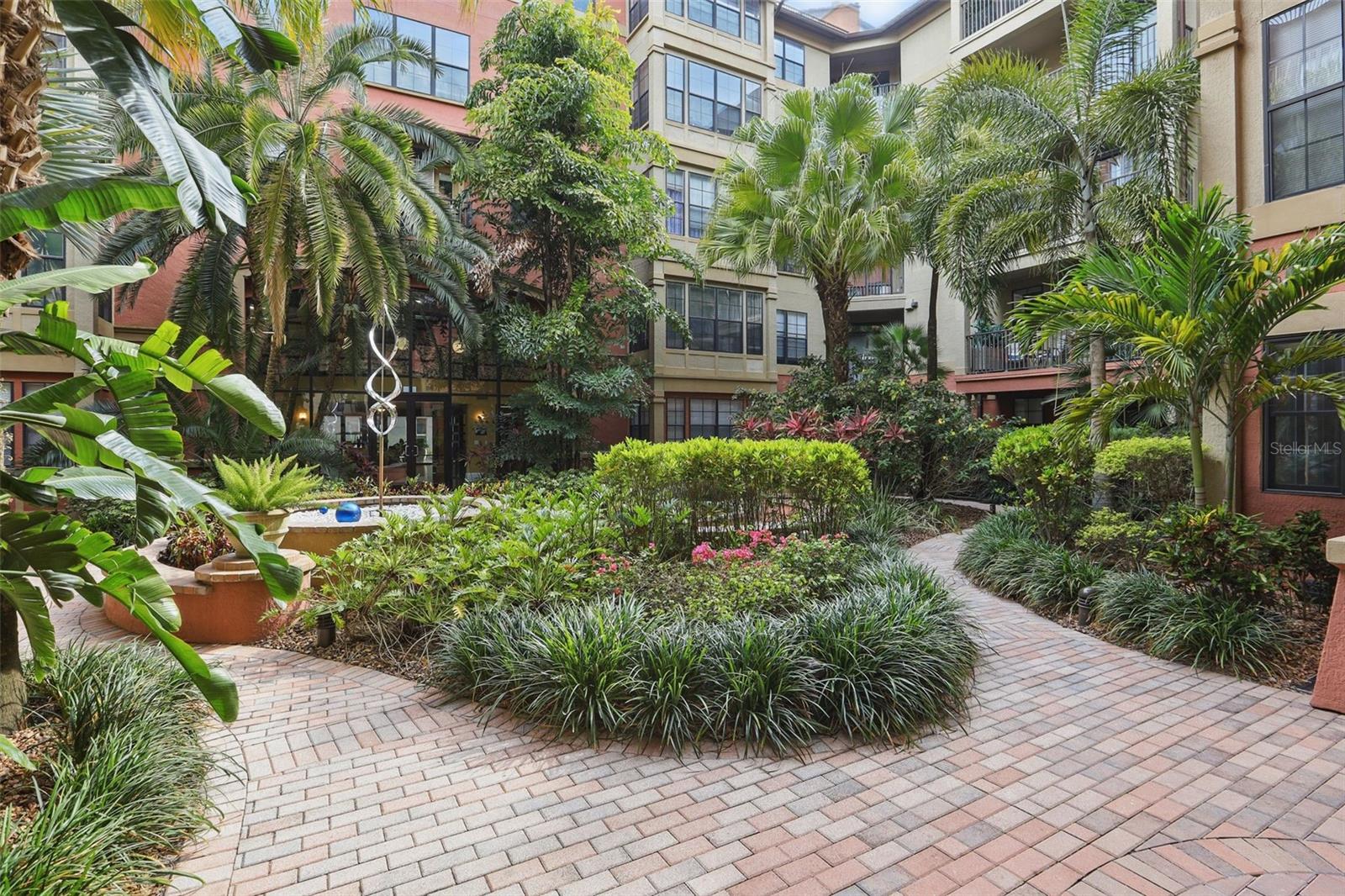 911 N ORANGE AVE #409