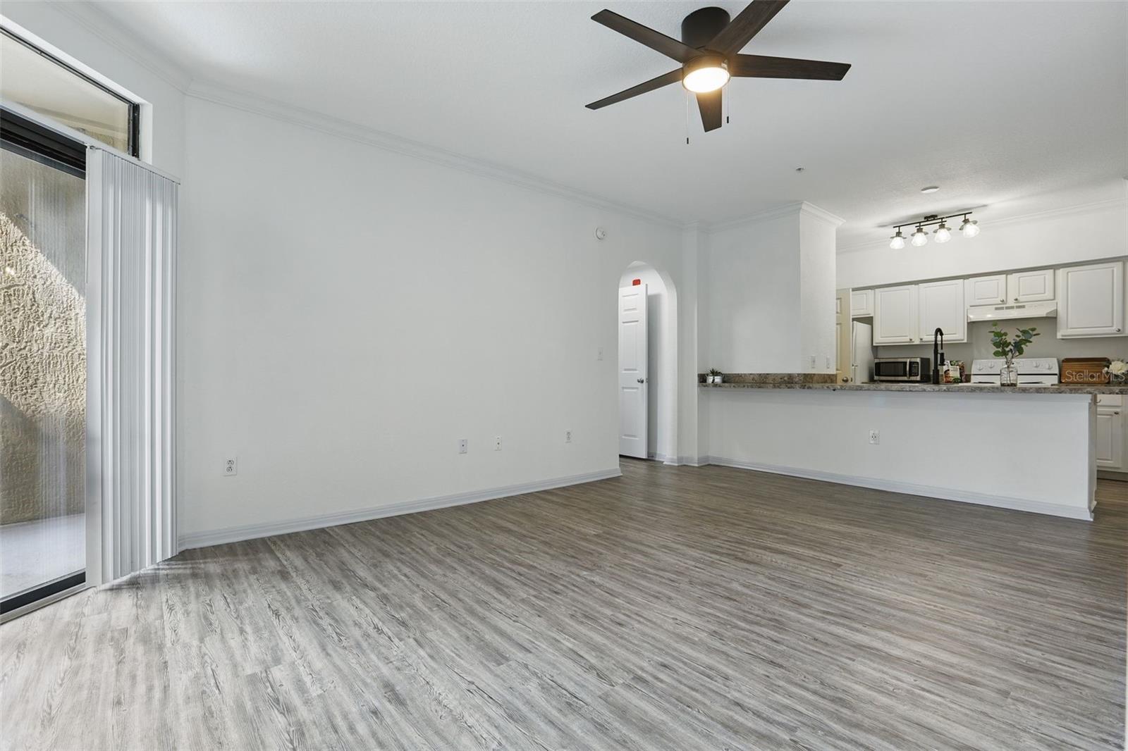 911 N ORANGE AVE #409