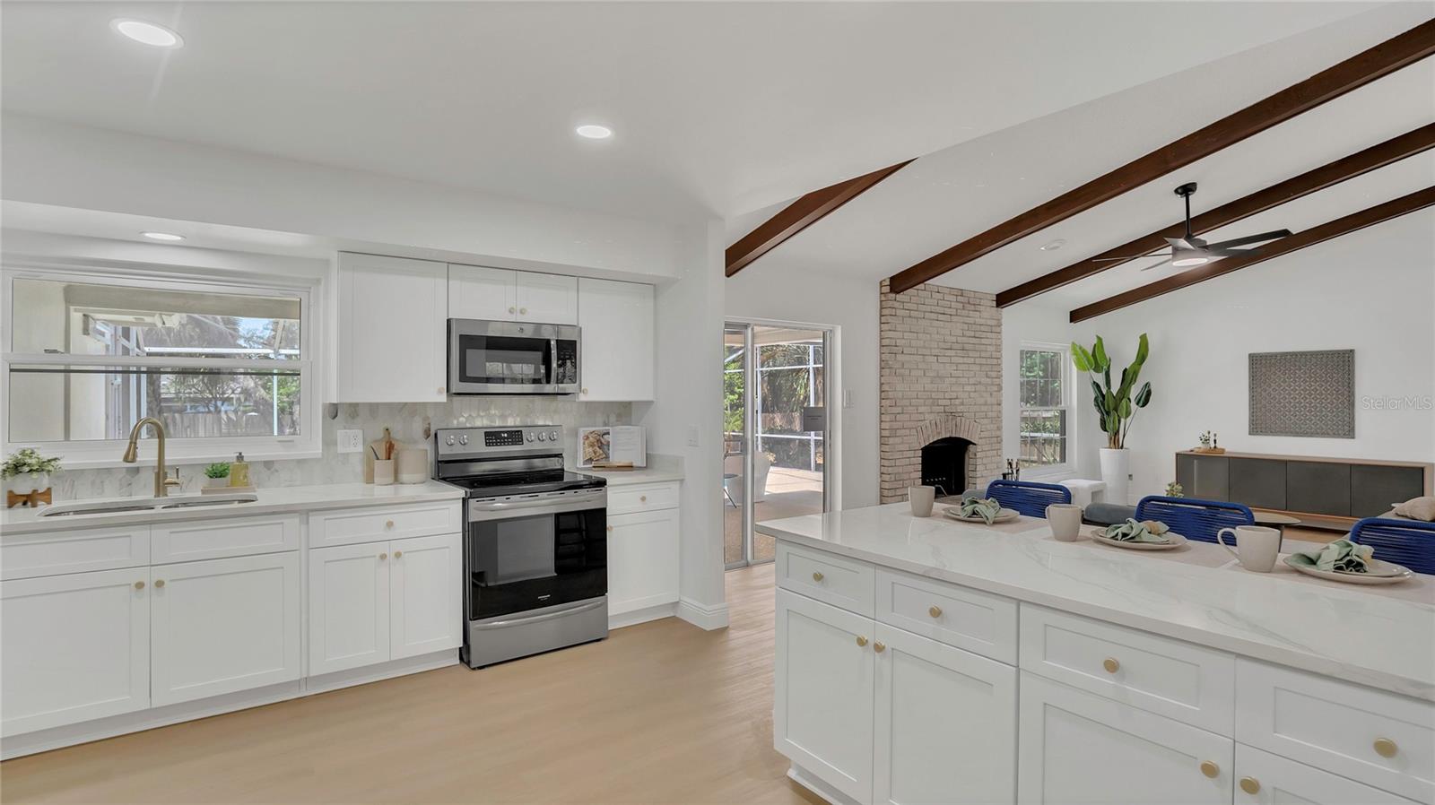 702 N SWEETWATER BLVD