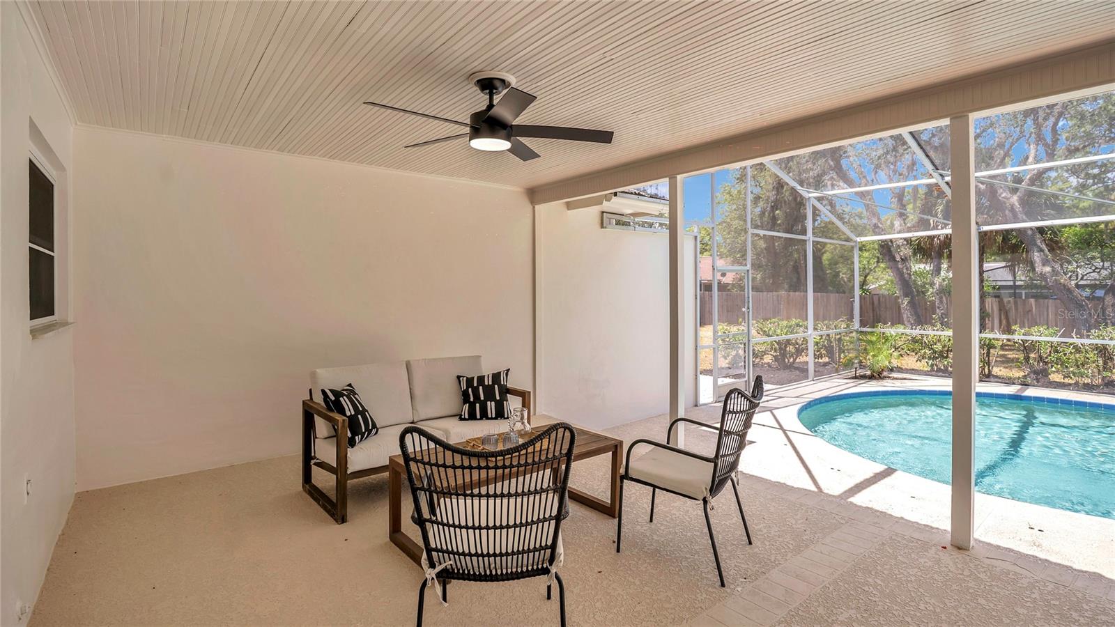 702 N SWEETWATER BLVD