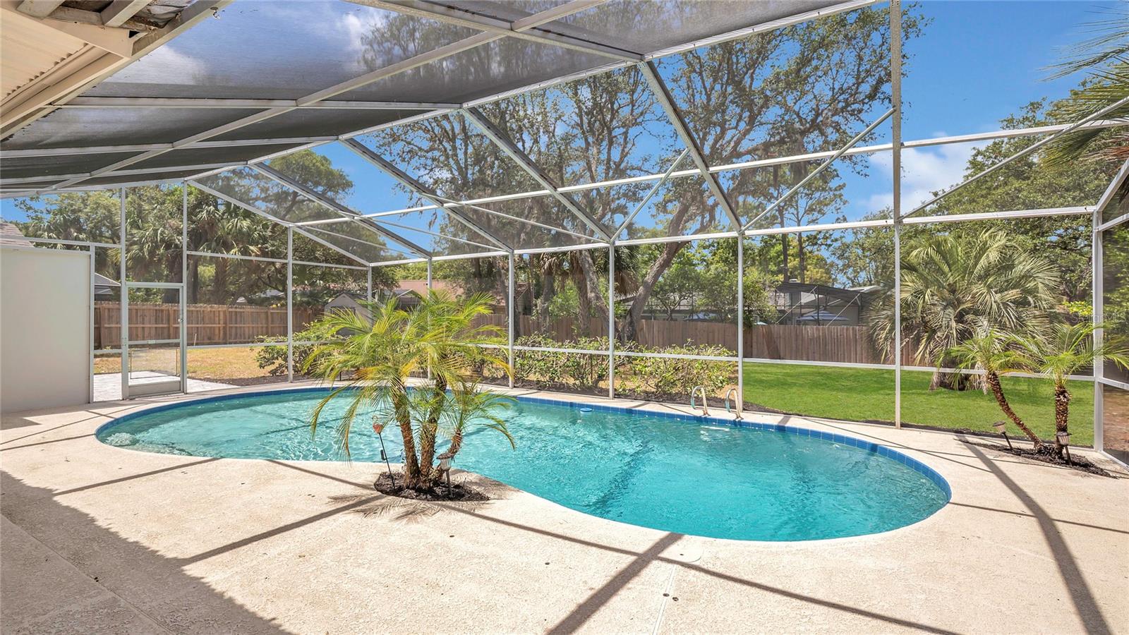 702 N SWEETWATER BLVD