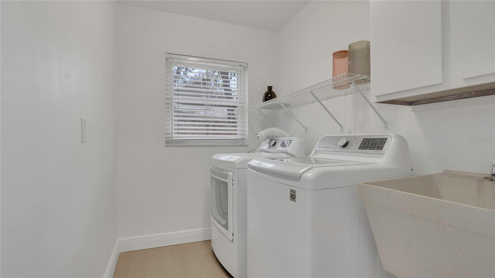 702 N SWEETWATER BLVD