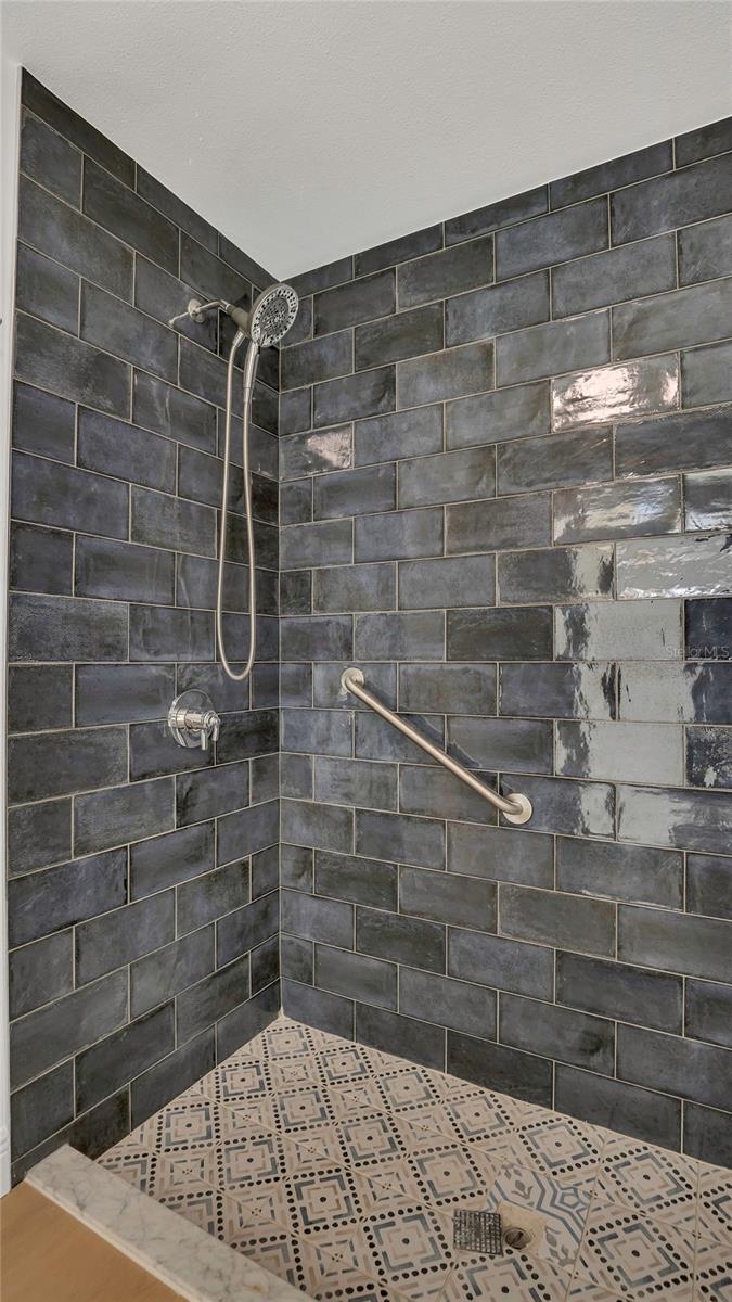 702 N SWEETWATER BLVD